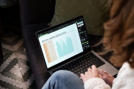 Top Detachable Keyboard Tablets for Work and Play in 2025
